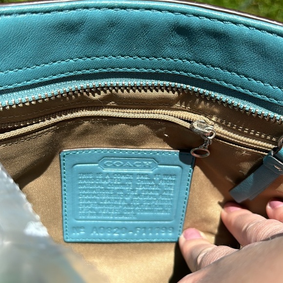 Coach | Hamptons Teal Carryall #F11199 - Picture 4 of 10